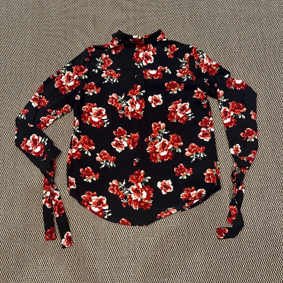 PARAPHRASE LADIES FLORAL BLOUSE MEDIUM - Picture 2 of 5